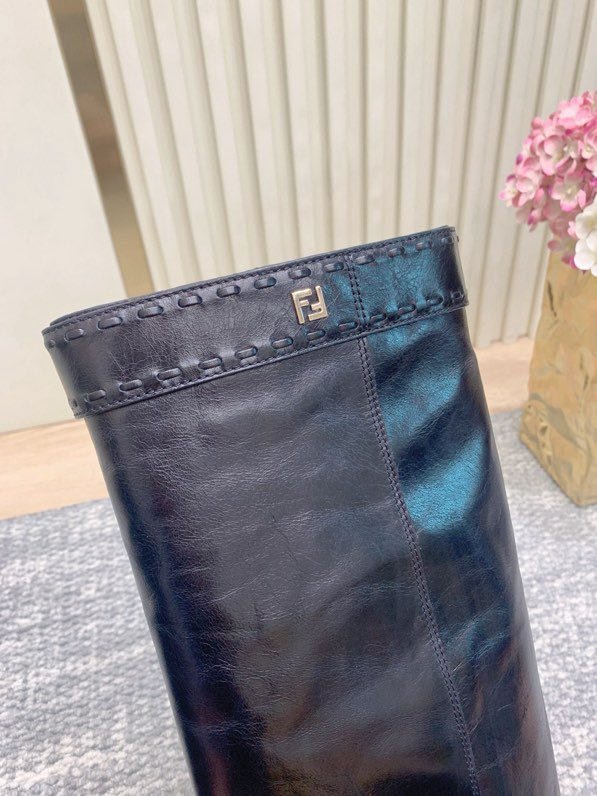 Высокие сапоги кожаные женские фото 7