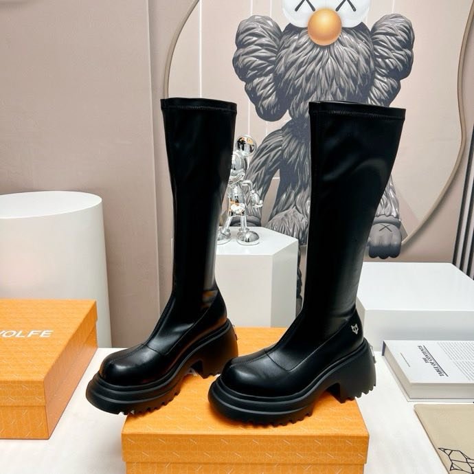 High boots on platform from high outsole фото 2