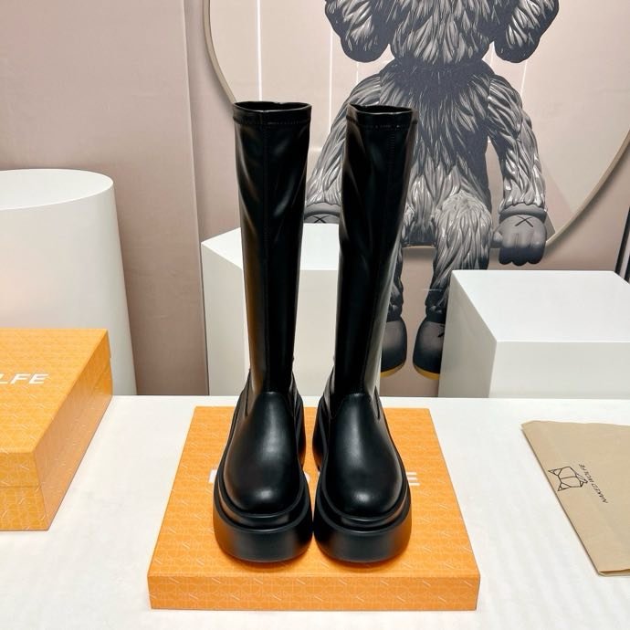 High boots on platform from high outsole фото 2