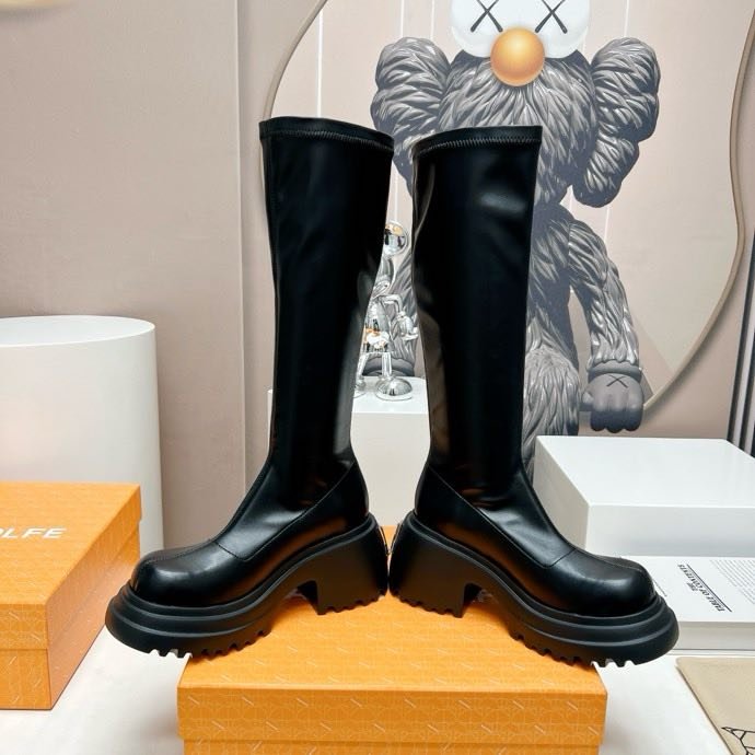 High boots on platform from high outsole фото 6