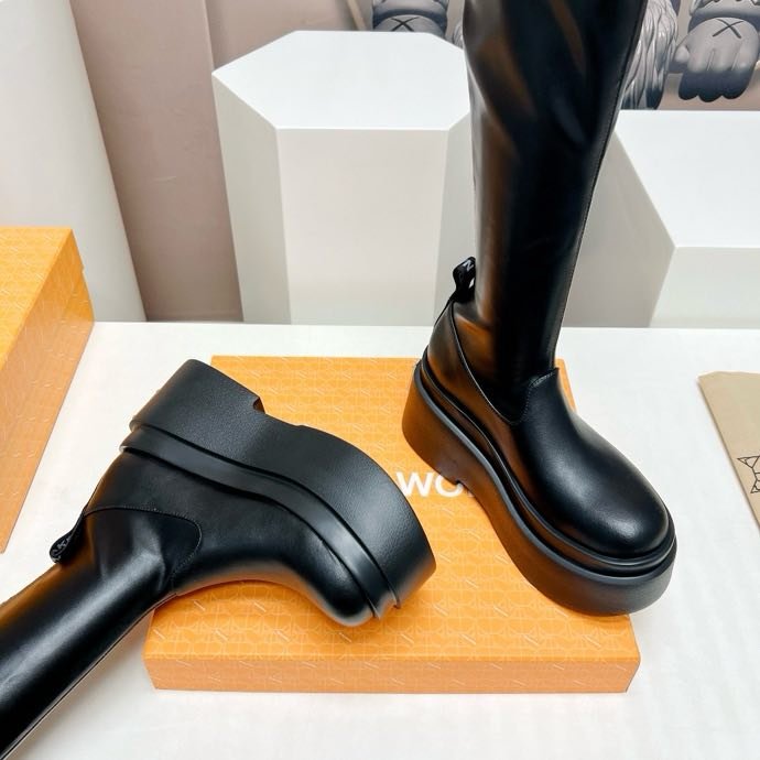 High boots on platform from high outsole фото 7