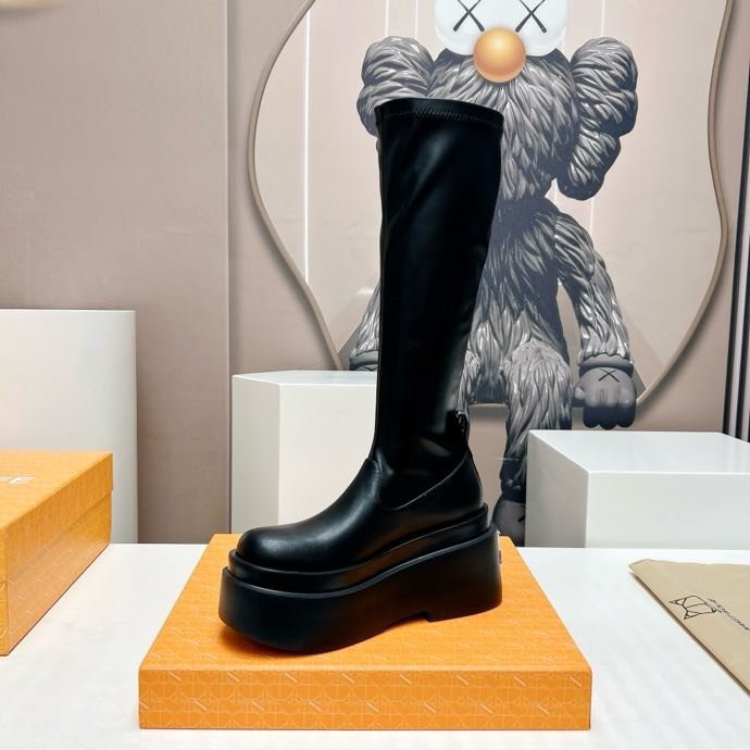 High boots on platform from high outsole фото 8