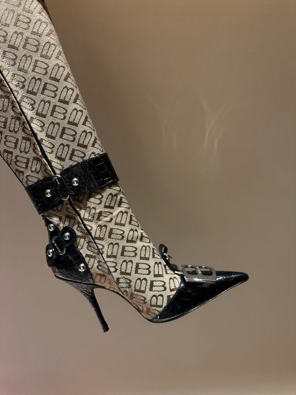 Высокие сапоги на шпильке фото 8