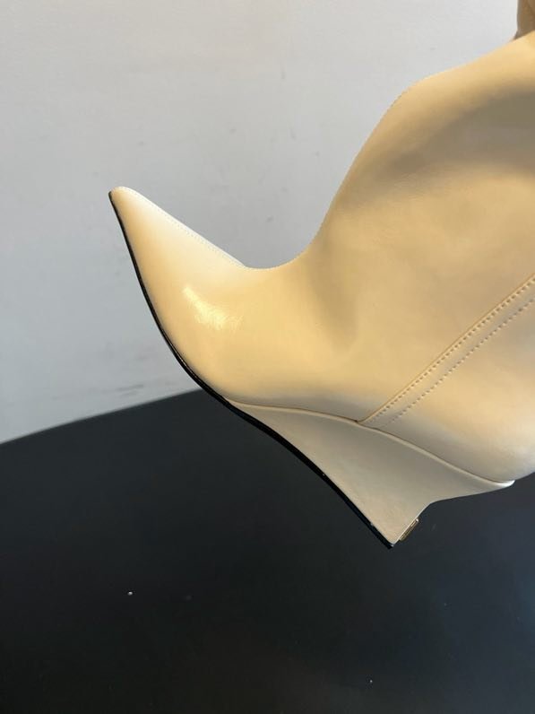 Високі чоботи з гострим носком і плиссировкой фото 7