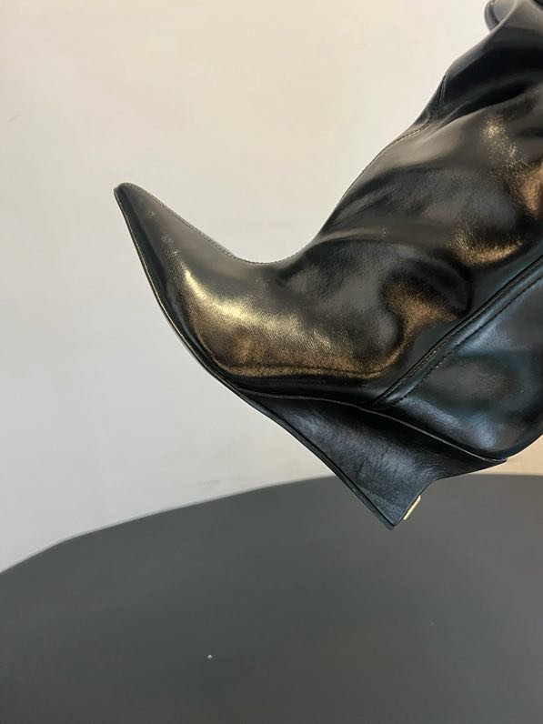 Високі чоботи з гострим носком і плиссировкой фото 9