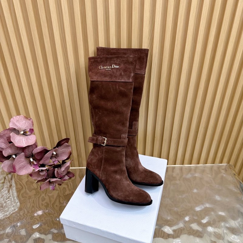 High suede boots on heel фото 2