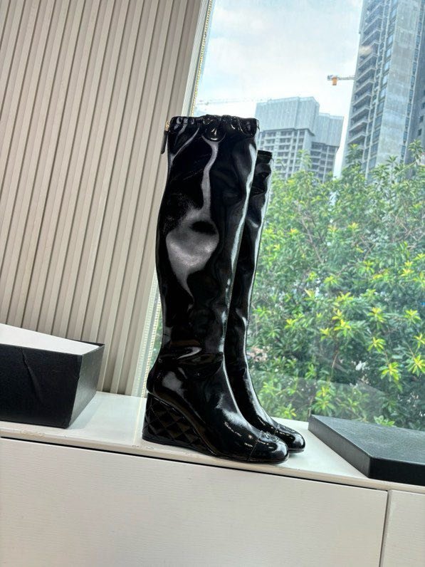 Высокие жеские кожаные ботфорты