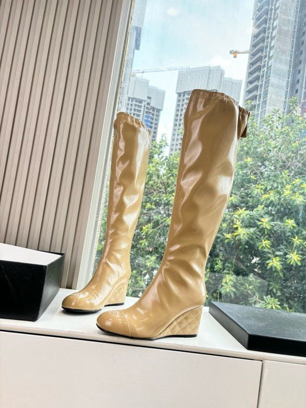 Високі жеские шкіряні ботфорти фото 5