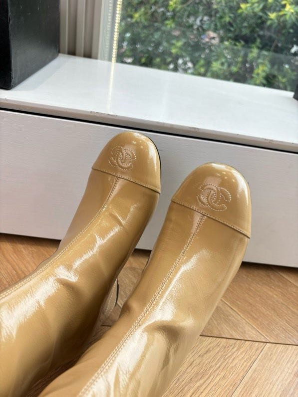 Високі жеские шкіряні ботфорти фото 9