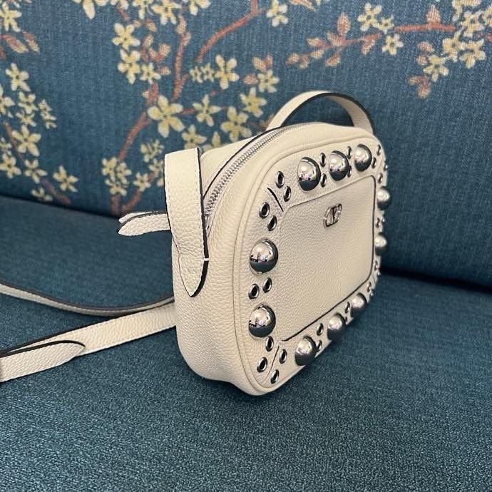 Замшевая сумка на плечо Valentino Garavani Nellcote 23 см фото 5