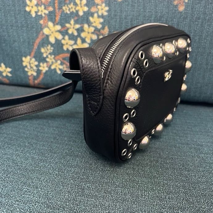 Замшевая сумка на плечо Valentino Garavani Nellcote 23 см фото 5