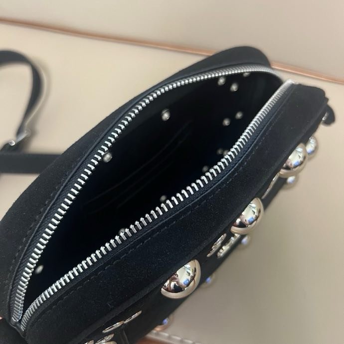 Замшева сумка на плече Valentino Garavani Nellcote 23 см фото 6