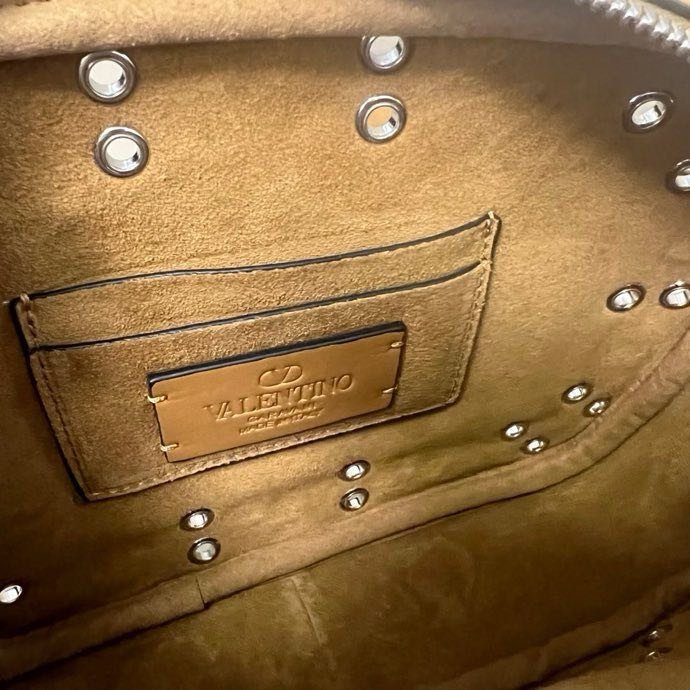 Замшевая сумка на плечо Valentino Garavani Nellcote 23 см фото 7