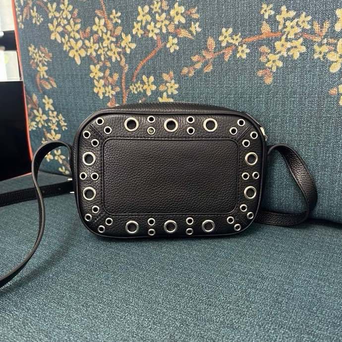 Замшевая сумка на плечо Valentino Garavani Nellcote 23 см фото 7