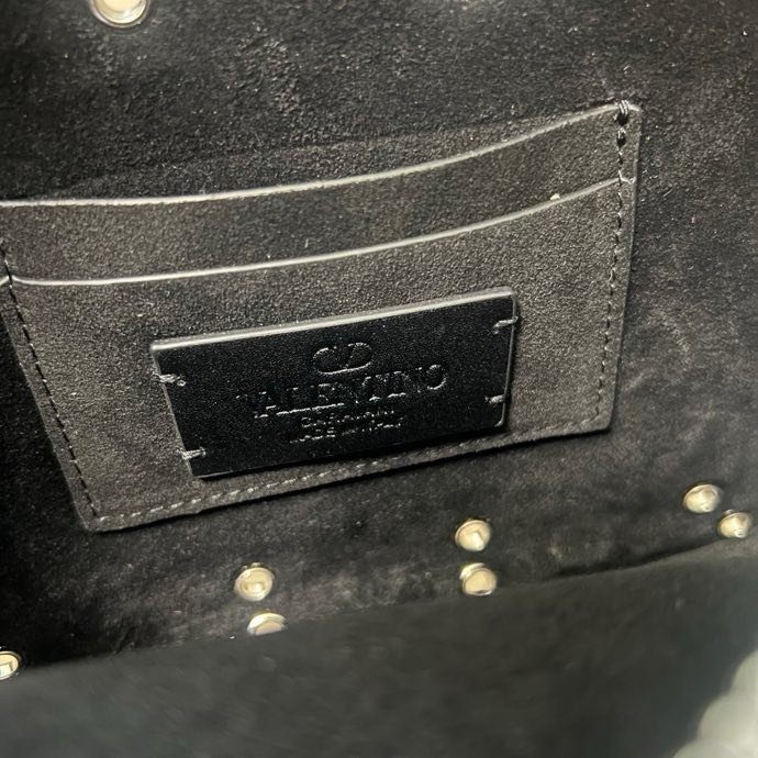 Замшева сумка на плече Valentino Garavani Nellcote 23 см фото 9