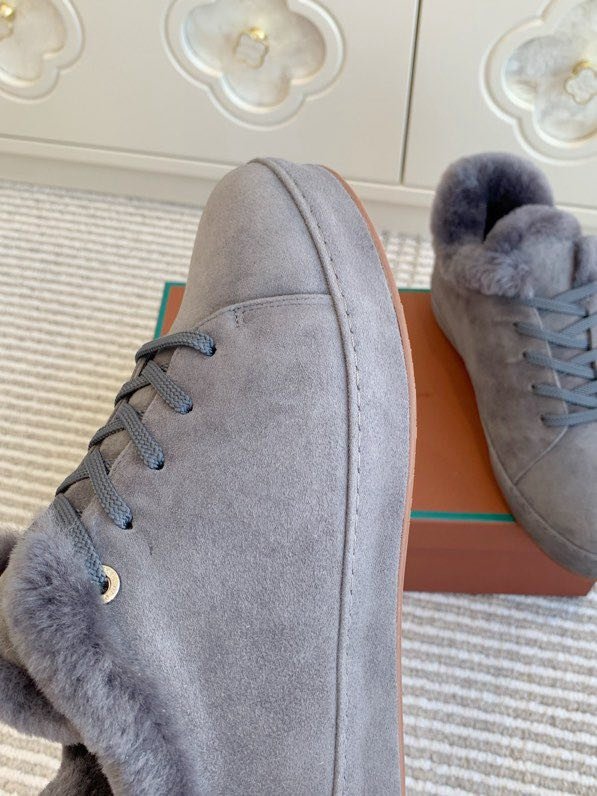 Suede sneakers on fur фото 2