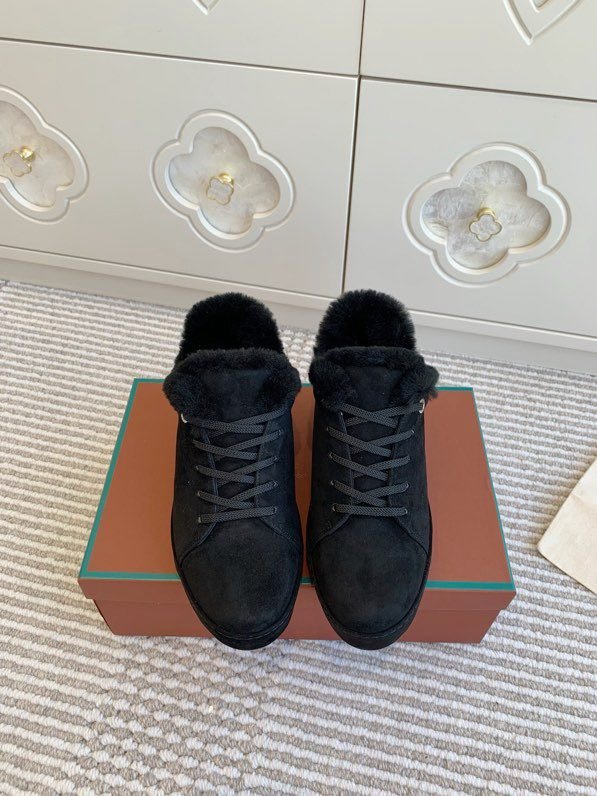 Suede sneakers on fur фото 2