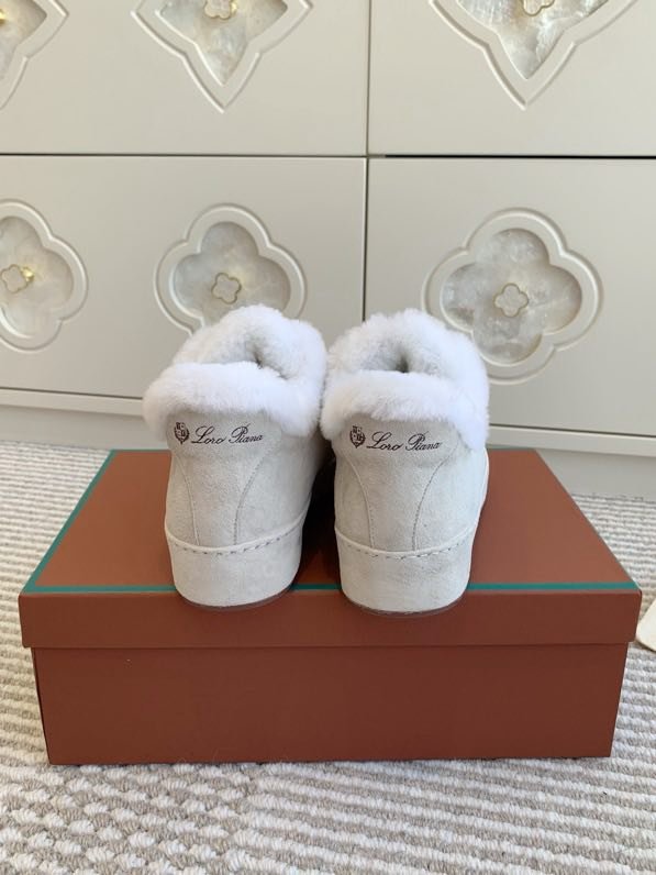 Замшевые кроссовки на меху фото 3