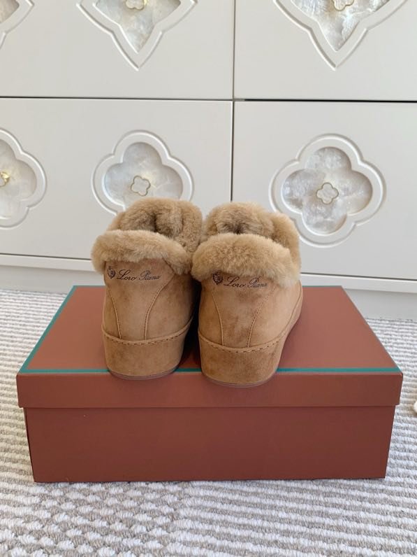 Suede sneakers on fur фото 3