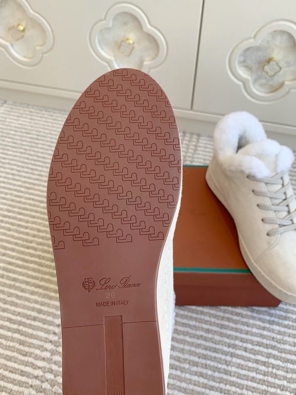 Замшевые кроссовки на меху фото 4