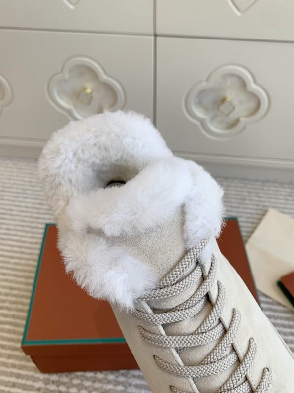 Suede sneakers on fur фото 4
