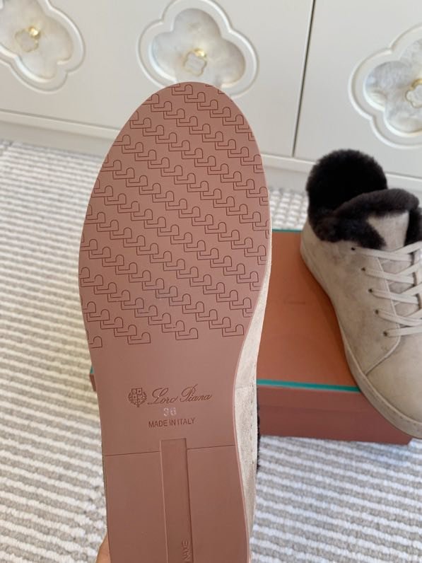 Замшеві кросівки на хутрі фото 4