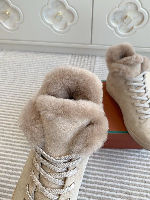 Замшевые кроссовки на меху фото 5