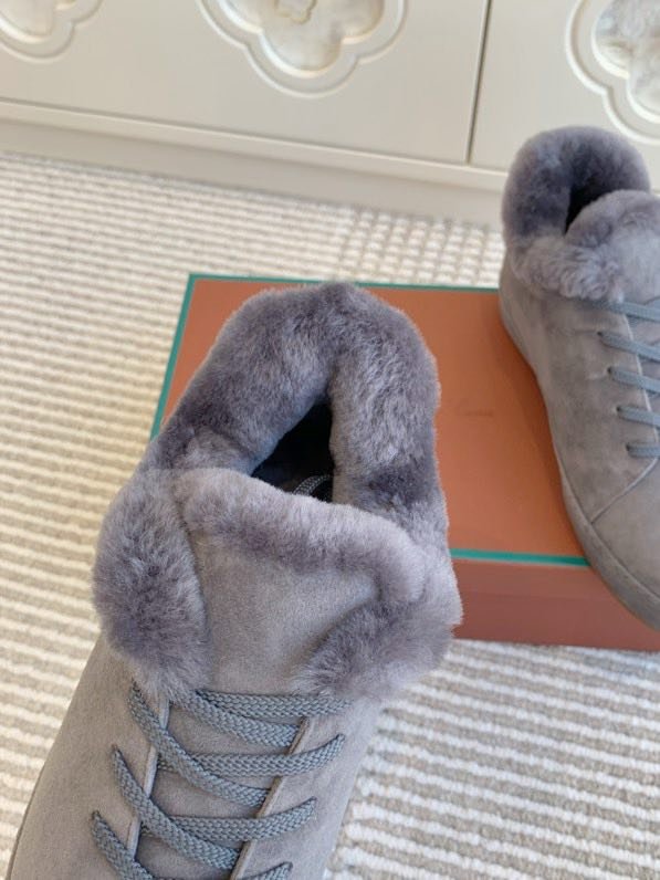 Suede sneakers on fur фото 7