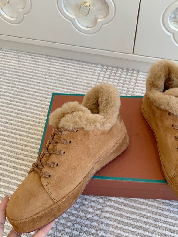 Suede sneakers on fur фото 7