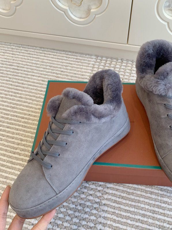 Suede sneakers on fur фото 8