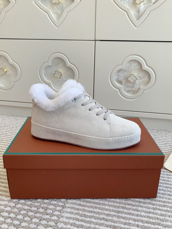 Замшевые кроссовки на меху фото 8