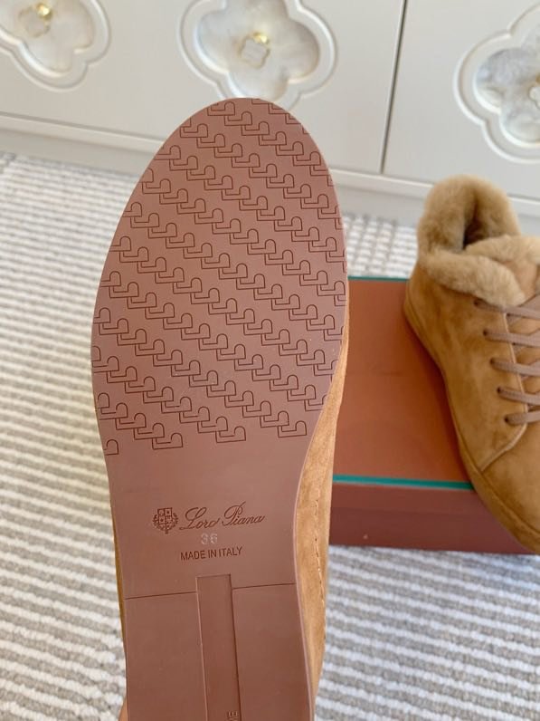 Suede sneakers on fur фото 8