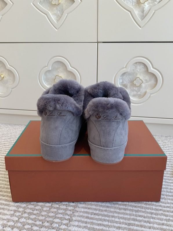 Suede sneakers on fur фото 9