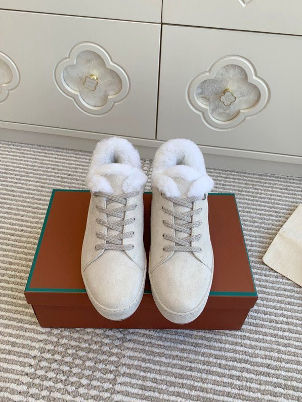 Замшевые кроссовки на меху фото 9