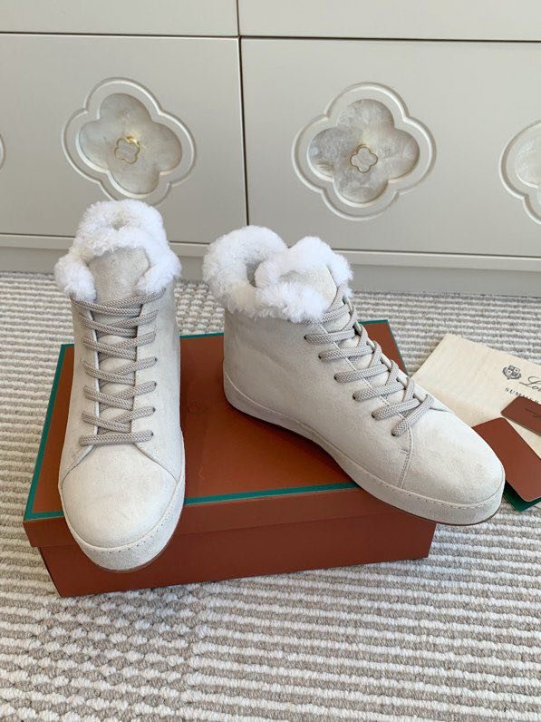 Suede sneakers on fur фото 9