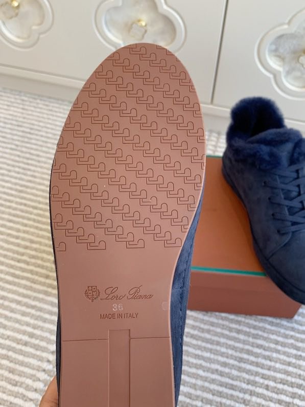 Замшевые кроссовки на меху фото 9