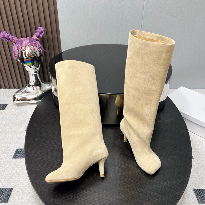 Замшевые сапоги на среднем каблуке фото 3