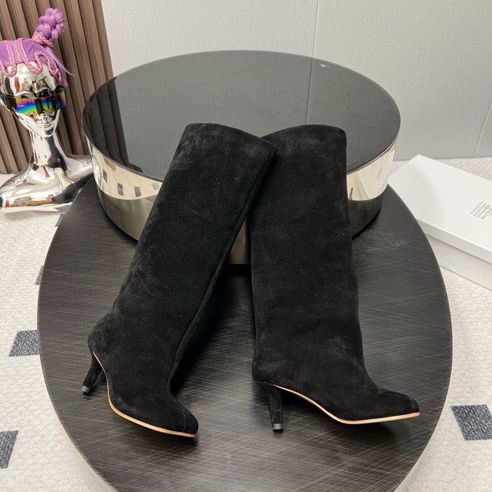 Замшевые сапоги на среднем каблуке фото 5