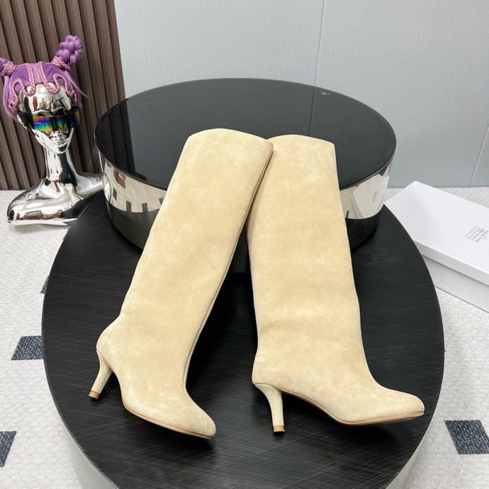 Замшевые сапоги на среднем каблуке фото 7