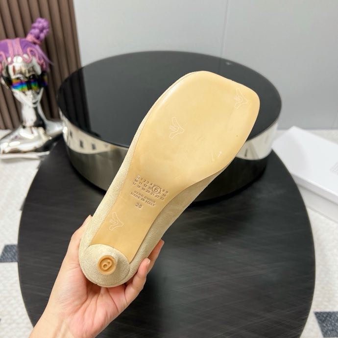 Замшевые сапоги на среднем каблуке фото 8