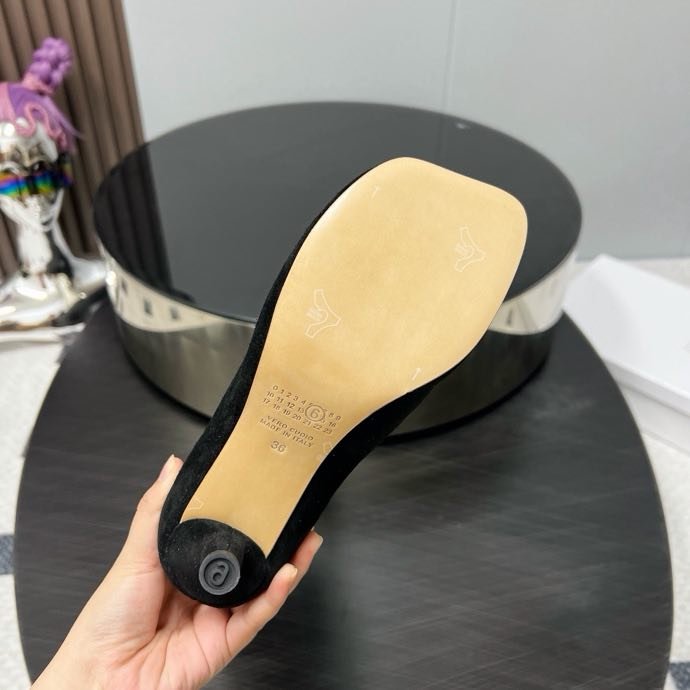 Замшевые сапоги на среднем каблуке фото 9