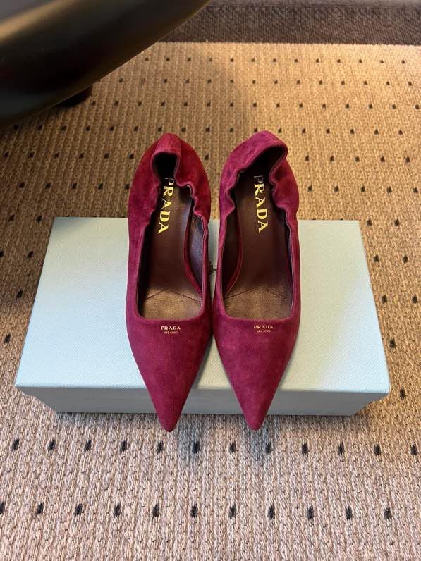 Замшеві туфлі на низькому підборах з гострим носком фото 2