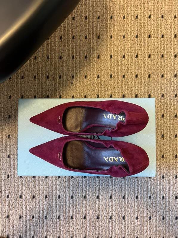 Замшеві туфлі на низькому підборах з гострим носком фото 5