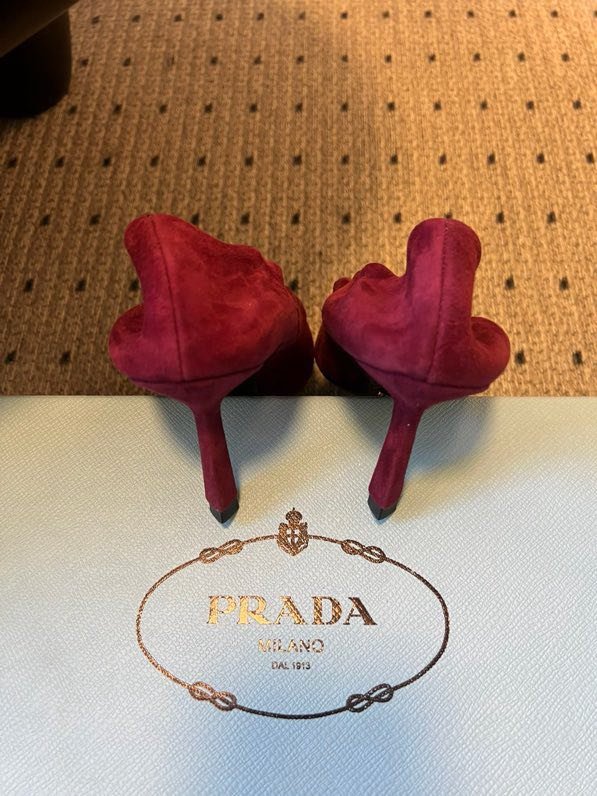 Замшеві туфлі на низькому підборах з гострим носком фото 8