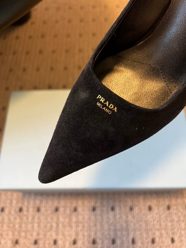 Замшеві туфлі на низькому підборах з гострим носком фото 9