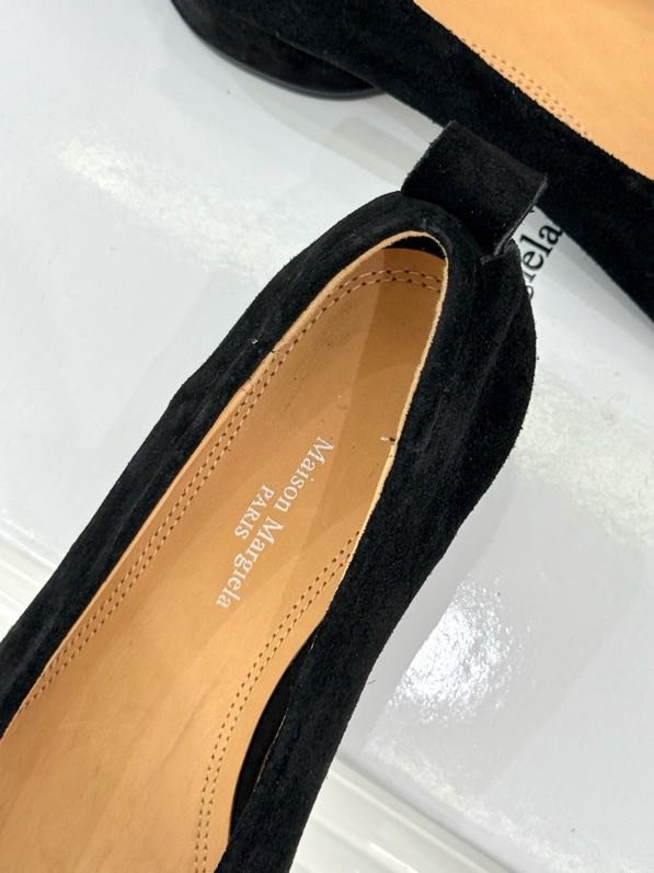 Замшевые туфли tabi с раздвоенным носком фото 4