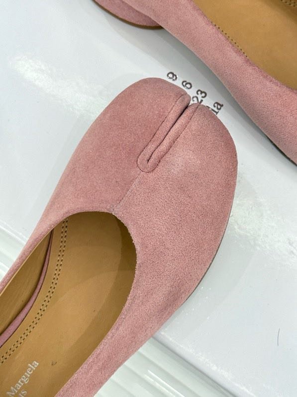 Замшевые туфли tabi с раздвоенным носком фото 4