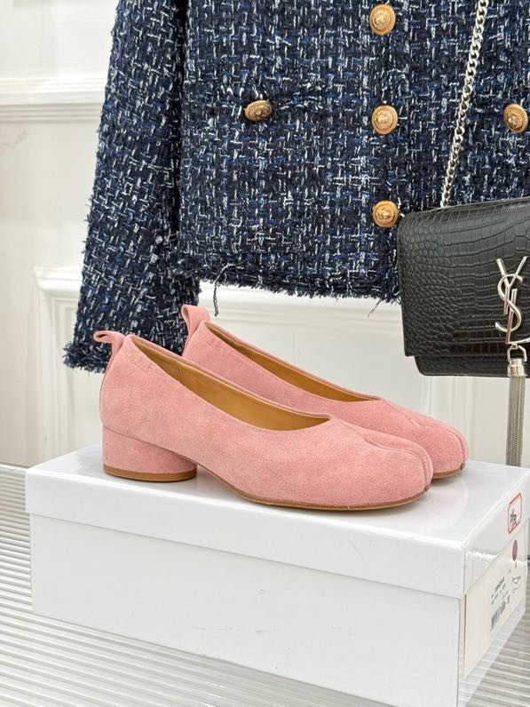 Замшевые туфли tabi с раздвоенным носком фото 5