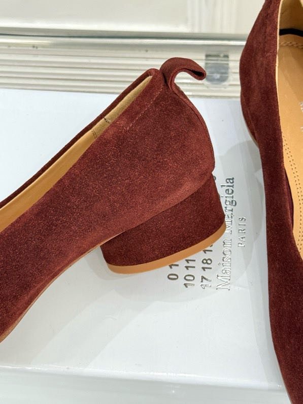 Замшевые туфли tabi с раздвоенным носком фото 7