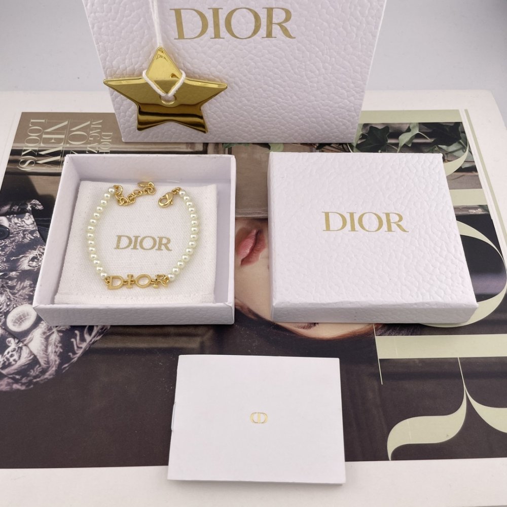 Перловий браслет